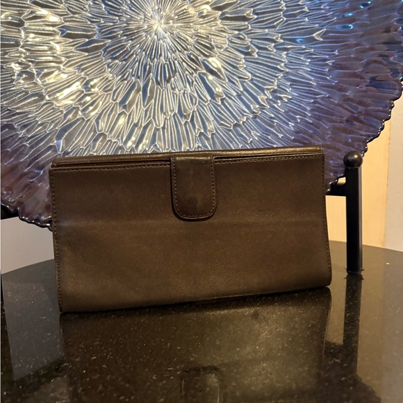 Longchamp Black Leather Button Wallet - Picture 2 of 7